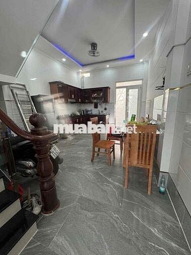 Bán nhà mặt tiền đối diện công viên Khu Bình Phú Q6