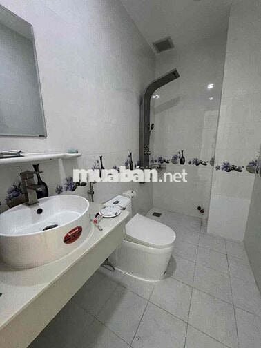 Bán nhà mặt tiền đối diện công viên Khu Bình Phú Q6