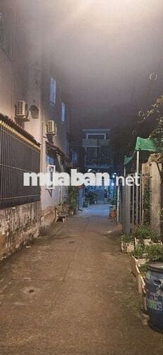 Nhà 1 Trệt 1 lầu DTSD: 44 m2 , 2 Phòng ngủ. Đường 9. Linh xuân. SHR