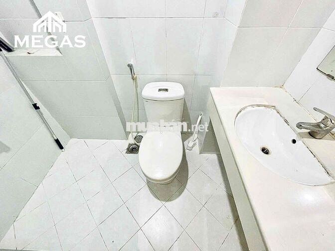 Cho Thuê Căn Studio Cao Cấp - Cửa Sổ Lớn Ngay Trường Sa Hoàng Sa Mới