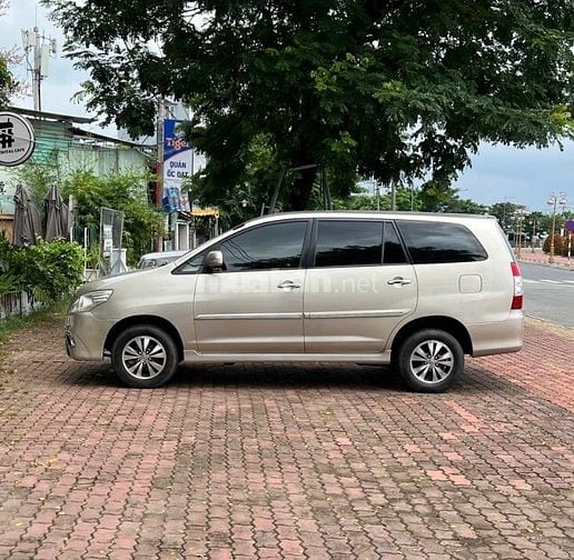 Bán Innova V số tự động bản cao cấp nhất 2015
