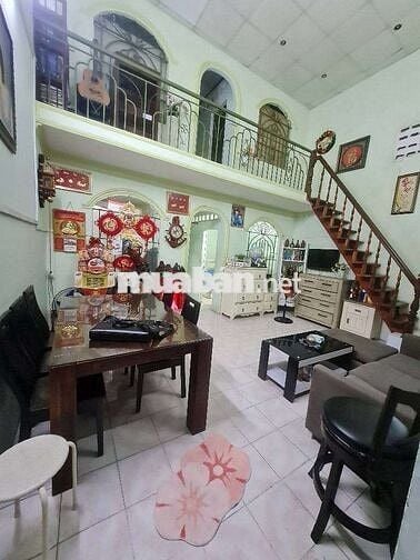 NHÀ ĐẸP GIÁ RẺ - CMT8 Q3 - 70 M 2 - NGANG 11