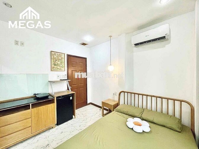 Cho Thuê Căn Studio Cao Cấp - Cửa Sổ Lớn Ngay Trường Sa Hoàng Sa Mới