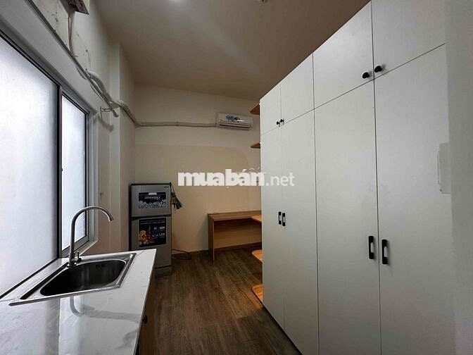 Trống lại 2 căn studio mới xây sát quận 1 Full nội thất giá cực hời