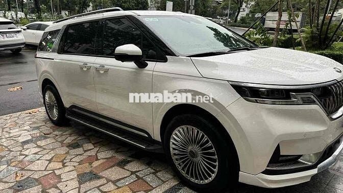 Kia Carnival 2021 2.2D Signature - 9 km