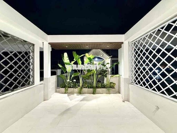 NHÀ ĐẸP HIẾM CÓ Ở NHÀ BÈ – FULL NỘI THẤT CAO CẤP, CHUẨN BIỆT THỰ MIN