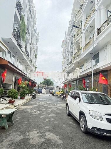 Nhà Phố Mới Đẹp 3 Lầu Đúc Kiên Cố Đường Nhựa Lớn 10M Trần Thị Hè Q12