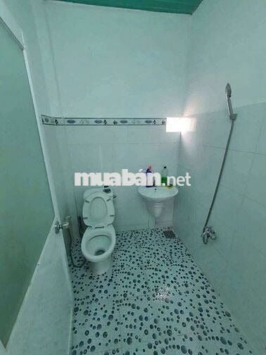 Cho thuê kho xưởng ngay ngã tư Trung Chánh