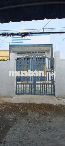 Bán nhà cấp 4  sân trước sân sau phòng khách 2 phòng ngủ