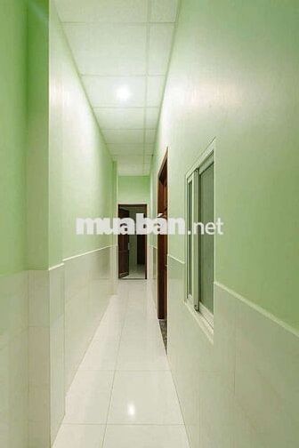 Cho thuê nhà hẻm ngay chợ Việt Hưng 3pn