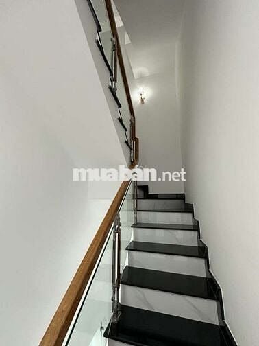 ​🏡 Xe hơi ngủ trong nhà giáp Tân Phú , Q6 Ngang 8m