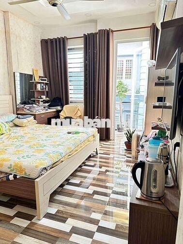 Căn hộ Dịch Vụ 4 Tầng, 11 phòng, Dt 5,8m x 19m, Giáp Quận 5,Nhỉnh 8 ty