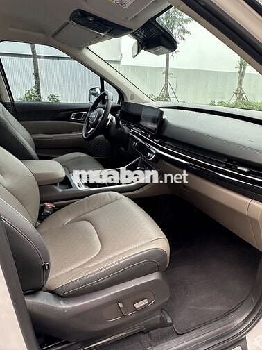 Kia Carnival 2025 Premium 2.2D 8S - 7,000 km.