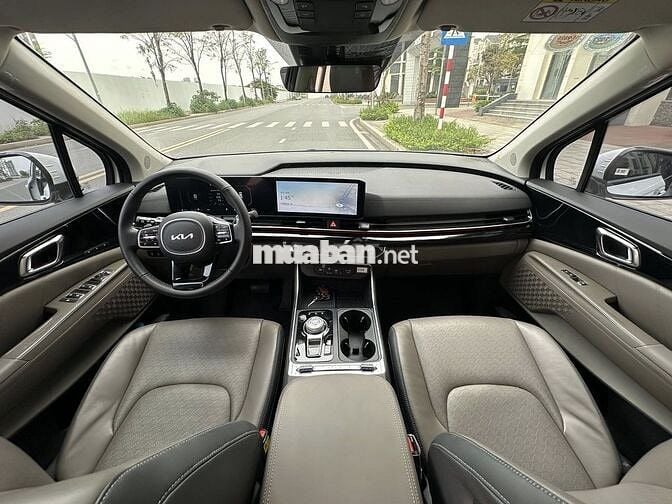 Kia Carnival 2025 Premium 2.2D 8S - 7,000 km.