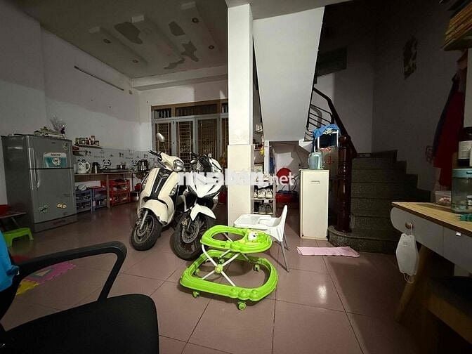 Nhà nguyên căn 1 trệt 1 lầu 2PN hẻm ba gác