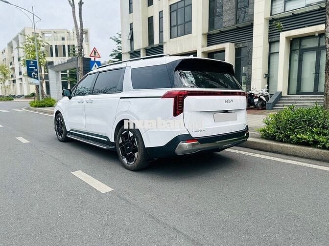 Kia Carnival 2025 Premium 2.2D 8S - 7,000 km.