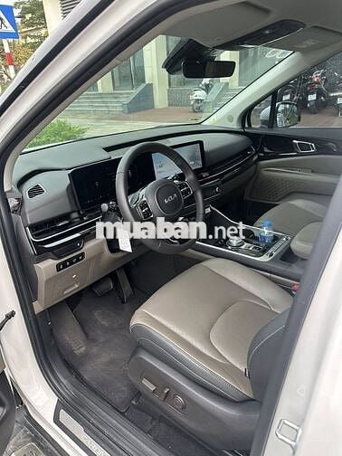 Kia Carnival 2025 Premium 2.2D 8S - 7,000 km.
