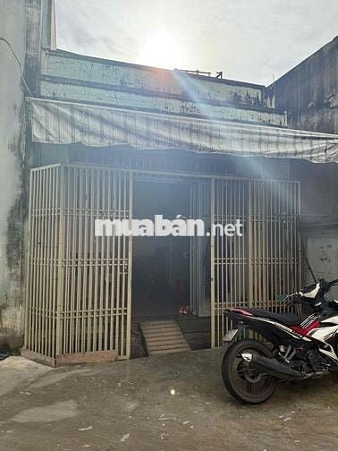 Nhà nguyên căn 1 trệt 1 lầu 2PN hẻm ba gác