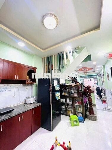 Cho thuê nhà hẻm ngay chợ Việt Hưng 3pn