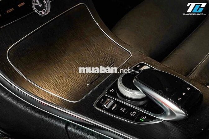 Mercedes C300 AMG đen nt đen sx2021 đi 38k km