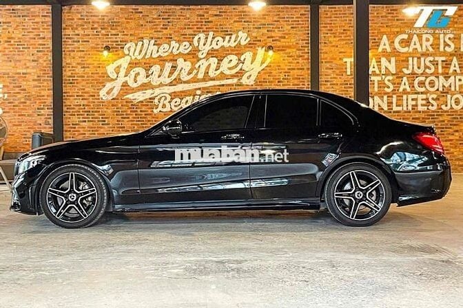 Mercedes C300 AMG đen nt đen sx2021 đi 38k km
