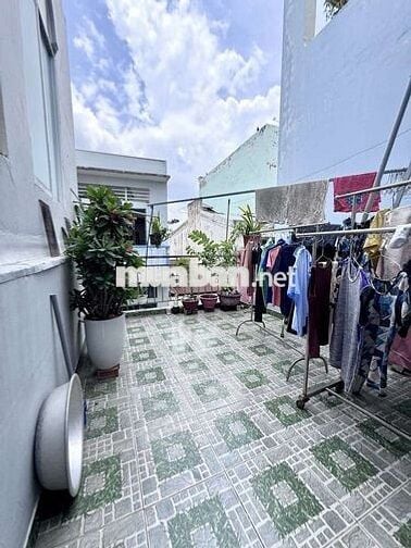 NHÀ MỚI ĐẸP LÊ QUANG ĐỊNH HẺM 4M LÁT GẠCH SẠCH ĐẸP•3 tầng 49m2 giá 8tỷ