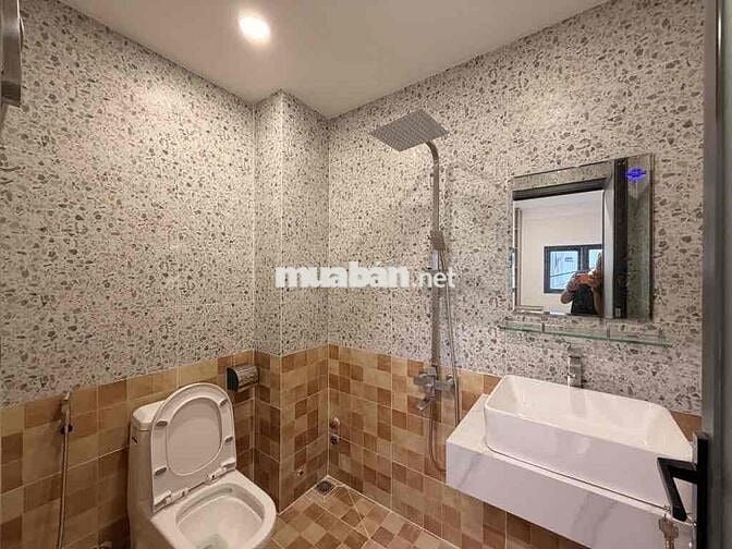 CHDV NGAY VINCOM PLAZA – HẺM XE HƠI NGUYỄN XÍ, P. BÌNH THẠNH – 4 TẦNG,