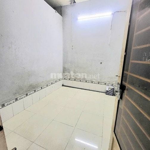 Nhà Cấp 4 gần KDC Phú Xuân, DT 6,1x12m