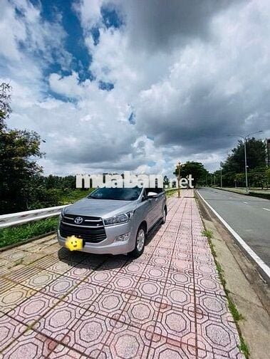 Toyota Innova 2016 2.0E - 180000 km