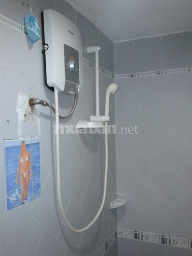 Phòng quận 10 đủ tiện nghi . DT 24m2. thoáng mát.