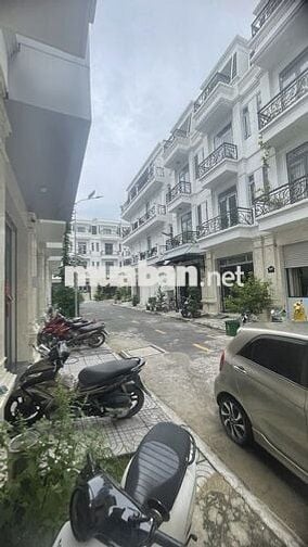 NHÀ PHỐ KHU CAO CẤP AN PHÚ ĐÔNG Q12