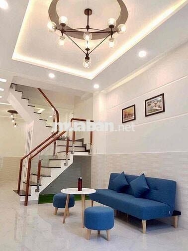 Bán Nhà HXH thông. phường 6. dt 3.7x11. trệt lầu. 2pn.