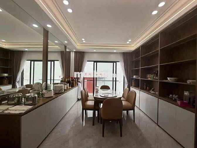 Bán Lô Góc 7 Tầng Thang Máy-Full Nội Thất Cao Cấp - Lâm Hạ Long Biên