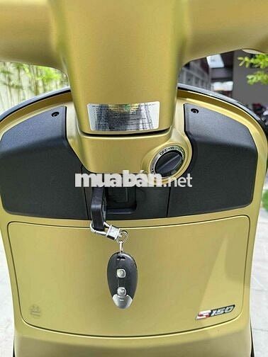 Vespa GTS Super Sport khoá Keyless mới chạy 300 km