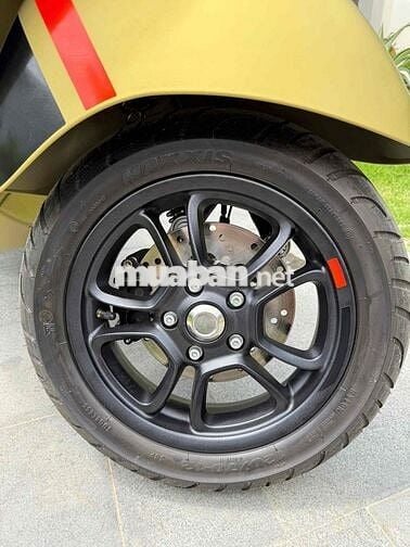 Vespa GTS Super Sport khoá Keyless mới chạy 300 km