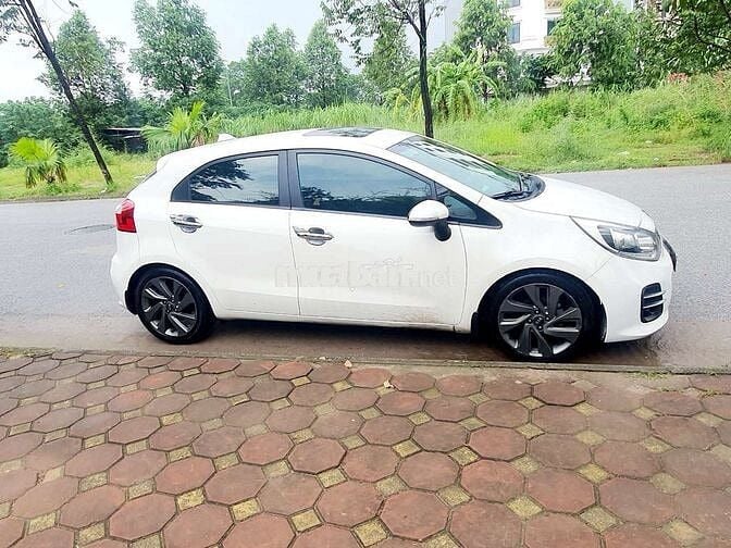 2015 1.4 AT Hatchback - 130000 km