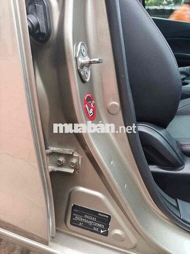 Mazda 3 2015 1.5 AT Hatchback - 80000 km