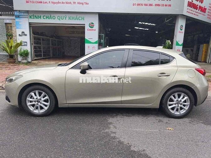 Mazda 3 2015 1.5 AT Hatchback - 80000 km