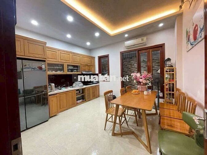 Bán nhà dân xây Ngọc Thuỵ, ôtô vào nhà, 68m x 4 tầng, giá chỉ 11,8 tỷ