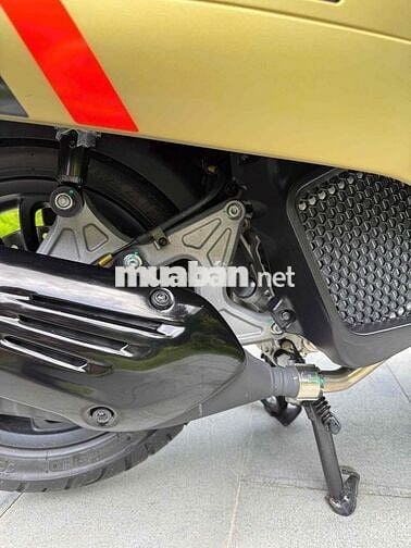 Vespa GTS Super Sport khoá Keyless mới chạy 300 km