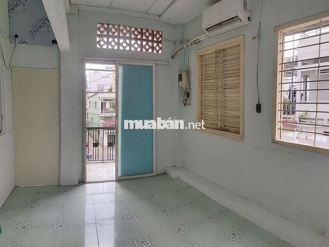 share 1 PN 3tr ban công tách bếp Bình Thạnh.