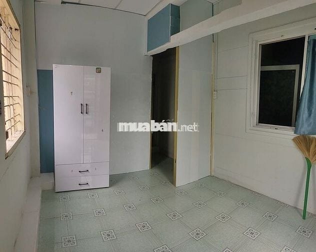 share 1 PN 3tr ban công tách bếp Bình Thạnh.