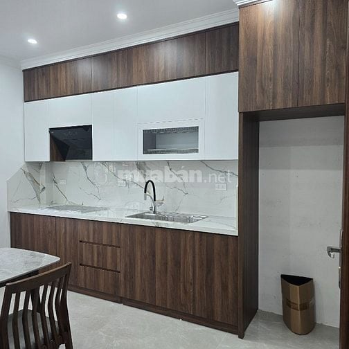 Bán Nhà 7 Tầng Thang Máy ,Phân Lô Đường 800A Ô Tô Vào. Giá 27.5 tỷ