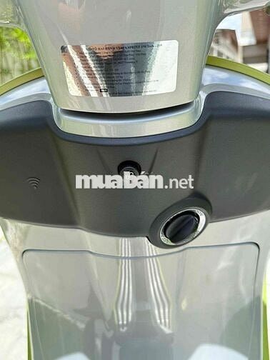 VespaSprint Tech 150cc 2025 mới lăn bánh 210 km