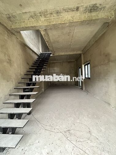 Cắt lỗ nhà liên kế vườn khu đô thị Mỹ Phước 4, TP. Hồ Chí Minh