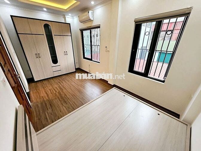 Ngọc Lâm - Nguyên Căn - 5TẦNG- Thang Máy  Full Đồ - 15Tr
