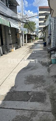 ✅Nhà 200m2 hẻm oto Tỉnh lộ 10 , chưa qua quốc lộ