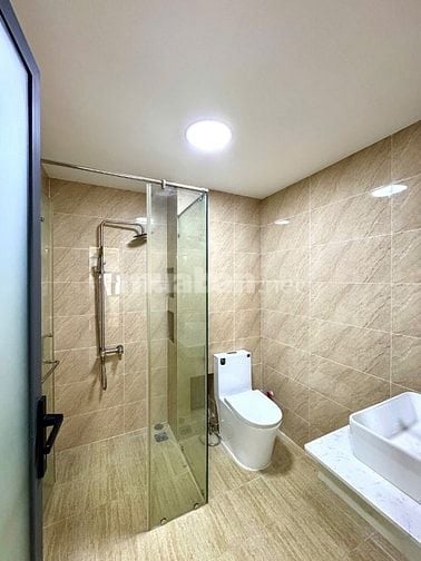 Phòng đang setup chuẩn bị khai trương giá rẻ. Đối diện chợ Hạnh Thông 