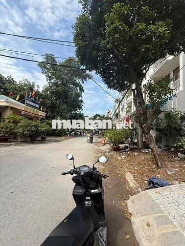nhà thuê MTKD kdc nam hùng vương an lạc bình Tân DT 90m giá 20tr