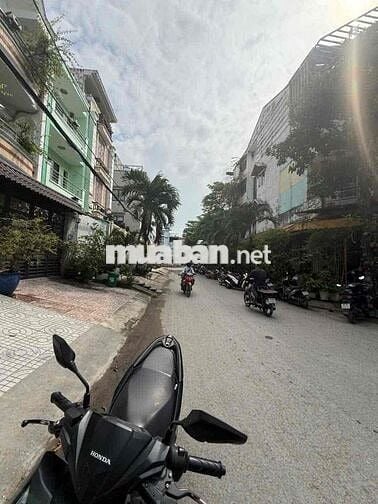 nhà thuê MTKD kdc nam hùng vương an lạc bình Tân DT 90m giá 20tr